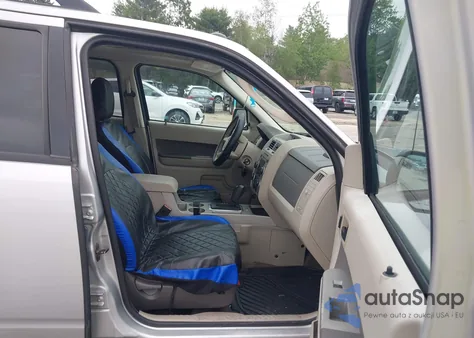 2009 Ford Escape Xlt z USA, uszkodzony, nr VIN 1FMCU93G59KA92198